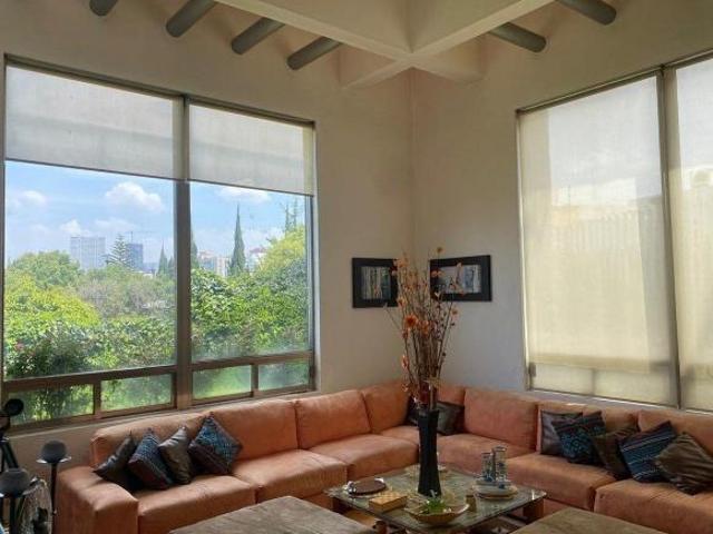 Casa en venta con lindo Jardin en Hacienda de las Palmas