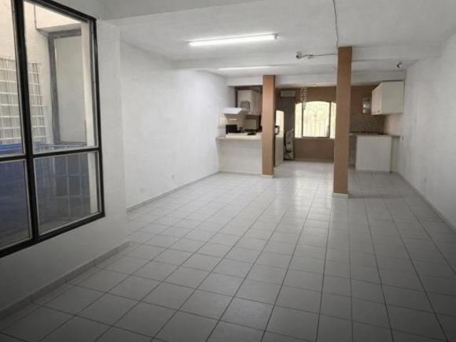 Casa en Venta con Local Comercial | Barrio San Vicente, Irapuato, Gto