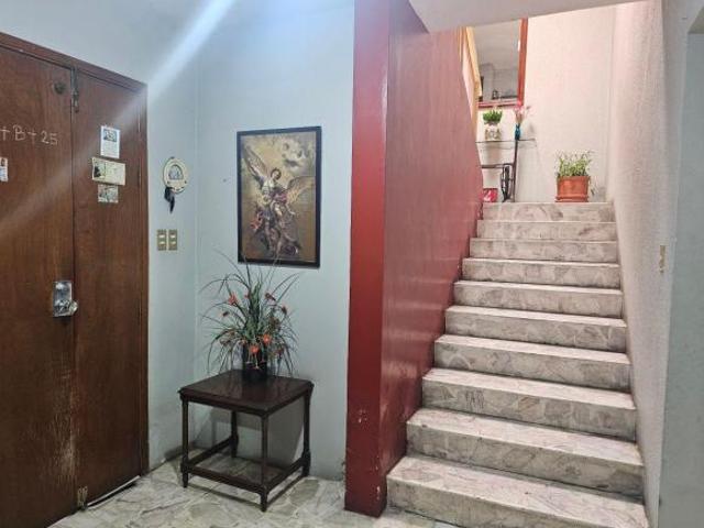 CASA EN VENTA CON LOCAL COMERCIAL EN PROVIDENCIA