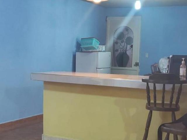 Casa en venta con local comercial, Ideal para 2 familias
