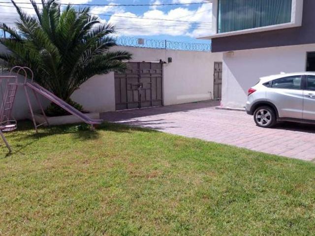 CASA EN VENTA CON MUCHO TERRENO 300 M EN MATILDO CON PALAPA Y PORTON ELECTRICO Y AREA DE JUEGOS