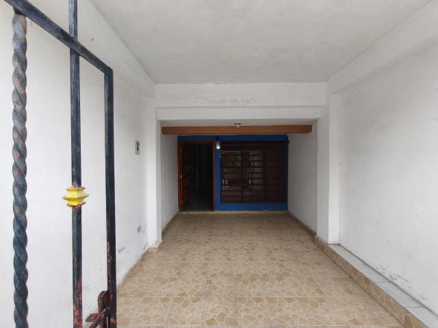 CASA EN VENTA CON PROYECTO CENTRO CENTENARIO Y ERMITA AVC 2868