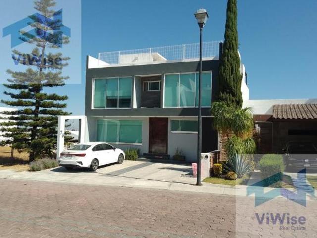 Casa en Venta con Preciosa Vista | Acogedora casa | Casa Fracc. Cumbres del Cimatario