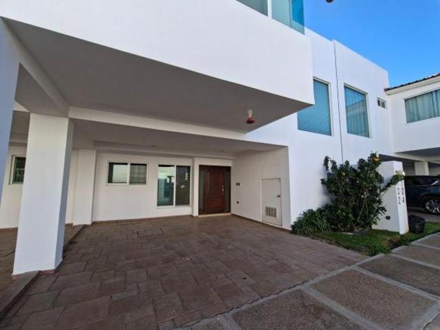 CASA EN VENTA CON RECAMARA ABAJO