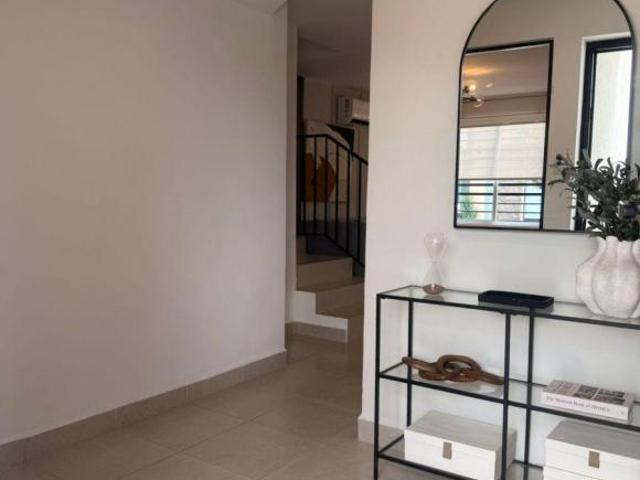 Casa en venta con recamara en planta baja, 108 m2 de terreno en venta, sobre avenida Linconl
