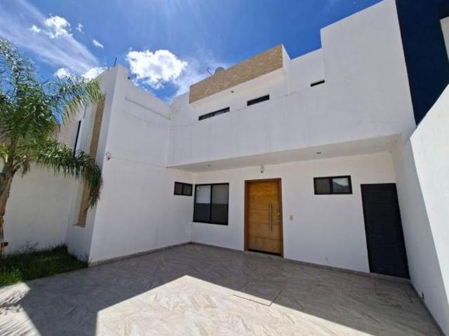 CASA EN VENTA CON RECAMARA EN PLANTA BAJA