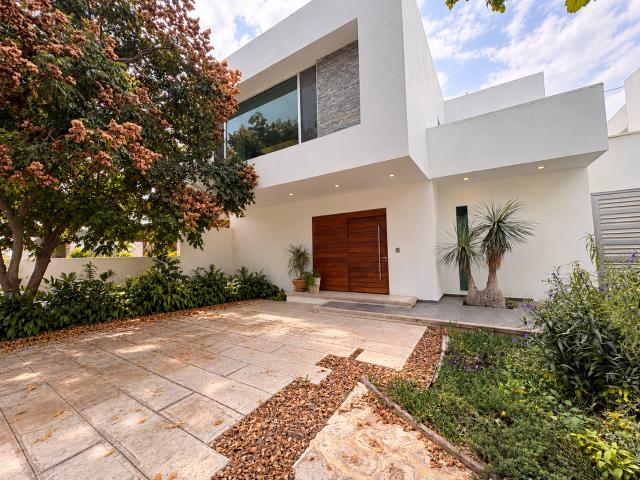 Casa en Venta con Recamara en Planta Baja en Corredor Mezquital
