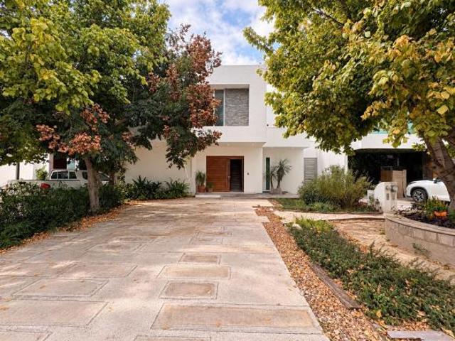 Casa en Venta con Recamara en Planta Baja en Corredor Mezquital 4