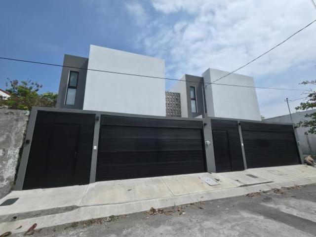 Casa en venta con recámara en planta baja en El Morro Boca del Río Veracruz