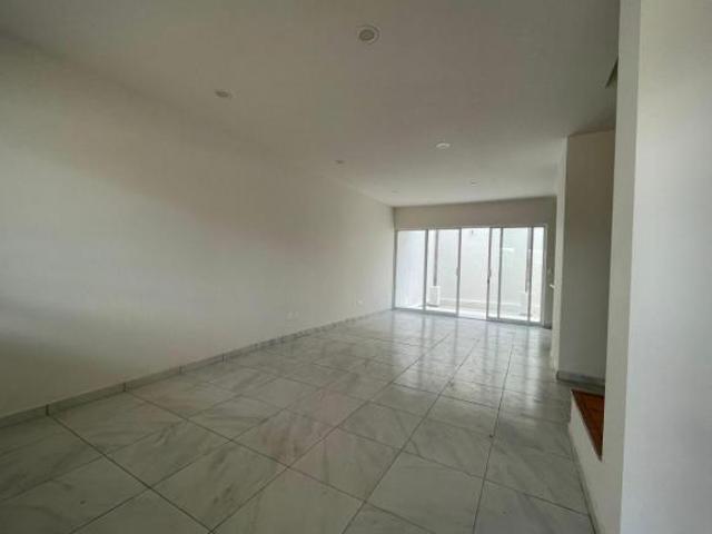 CASA EN VENTA CON ROOF EN CAÑADAS DEL ARROYO