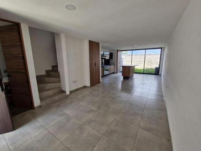 CASA EN VENTA CON ROOF GARDEN + ALBERCA EN CUAUTLANCINGO