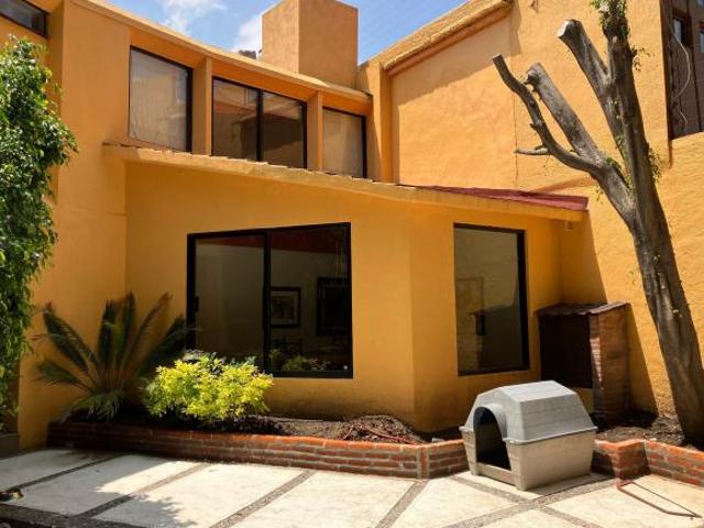 Casa en venta con seguridad la Herradura