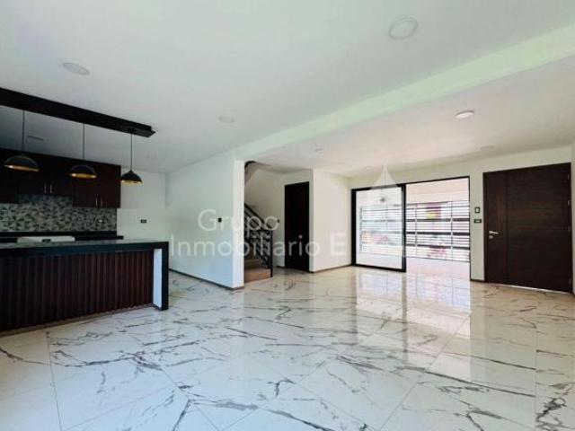 CASA EN VENTA CON SÓTANO Y 4 RECÁMARAS EN ÁNIMAS, XALAPA