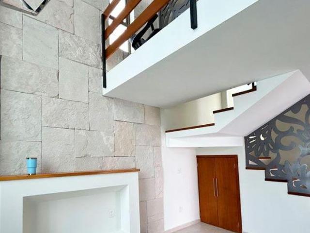 Casa en venta Condado del Valle, Metepec. Esquina luminosa amplios espacios 4R4B4E