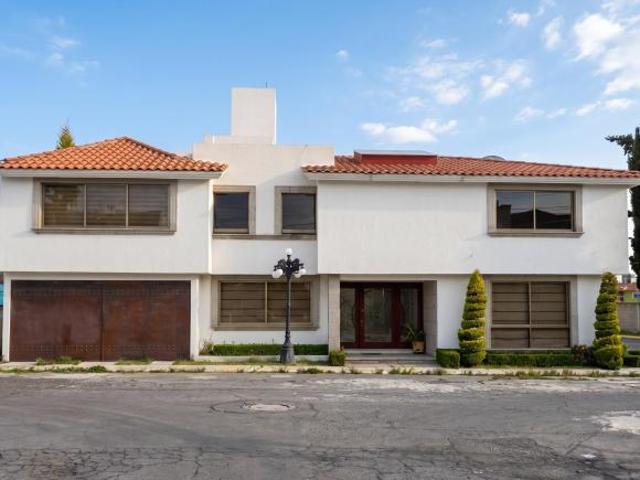 CASA EN VENTA CONDOMINIO EN METEPEC EDO. DE MEXICO 3 RECAMARAS CON BAÑO Y VESTIDOR, ESTUDIO Y JARDIN