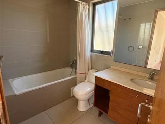 Casa en Venta, Condominio Jardín de los Villares, Los Andes | 4 dormitorios por 300000. 00 en Los Andes