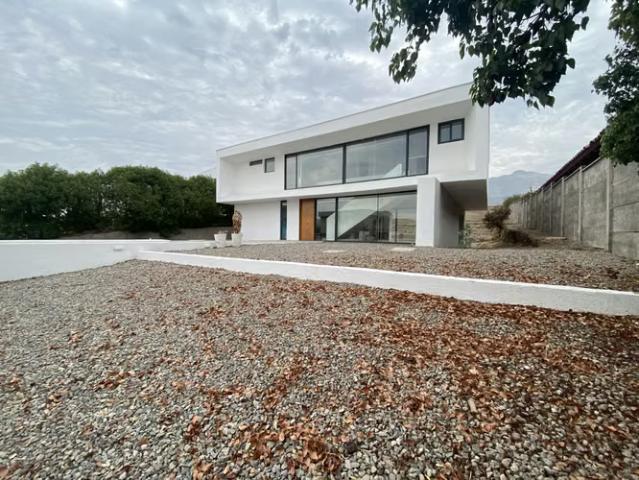 Casa en venta condominio los rios de piedra roja | 5 dormitorios por 16500.00 en Colina