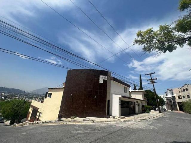 CASA EN VENTA CONTRY LA SILLA 5 SECTOR GUADALUPE NL