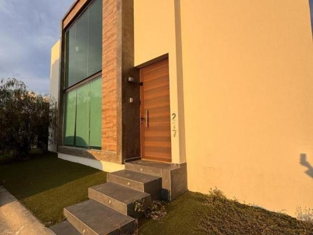 CASA EN VENTA COTO CARRARA ZAPOPAN