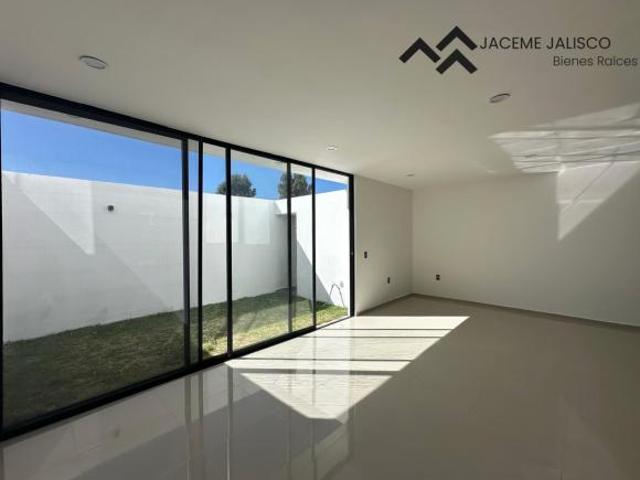 Casa en Venta Coto Cerezo Fraccionamiento Valle Imperial