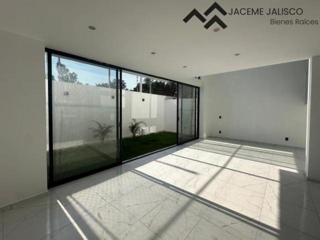 CASA EN VENTA COTO LEVANA RESIDENCIAL JOCOTÁN ZONA CHIVAS VERDE VALLE RINCONADA DEL BOSQUE