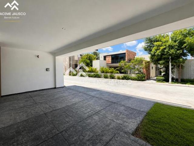 CASA EN VENTA COTO LEVANA RESIDENCIAL JOCOTÁN ZONA CHIVAS VERDE VALLE RINCONADA DEL BOSQUE