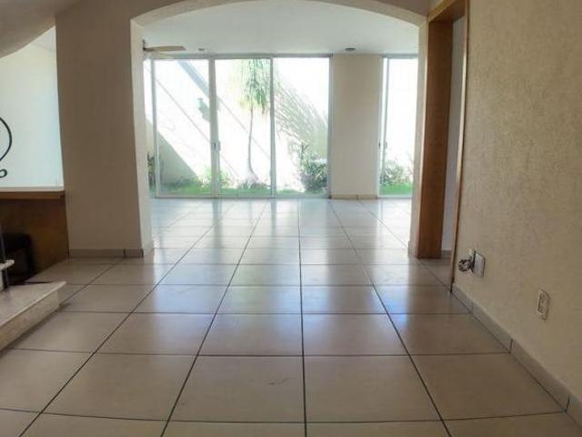 Casa en Renta y Venta, Coto Plumbago, Puertas del Tule, Zapopan