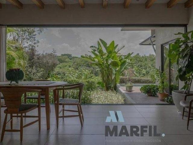 Casa en Venta Coto Privado Altozano Colima con Alberca Vista Barranca y Volcanes