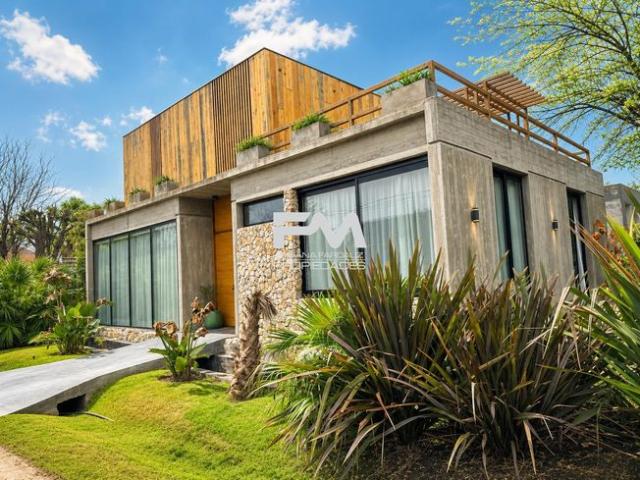 CASA EN VENTA COUNTRY BANCO PROVINCIA 4 AMBIENTES