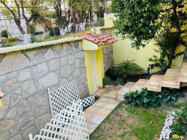Casa en venta de oportunidad de 1 piso, cerca de Mundo E, con depto independiente