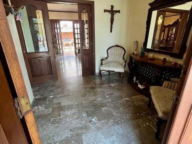 Casa en Venta de Oportunidad en Jardín Español, Zona Tec