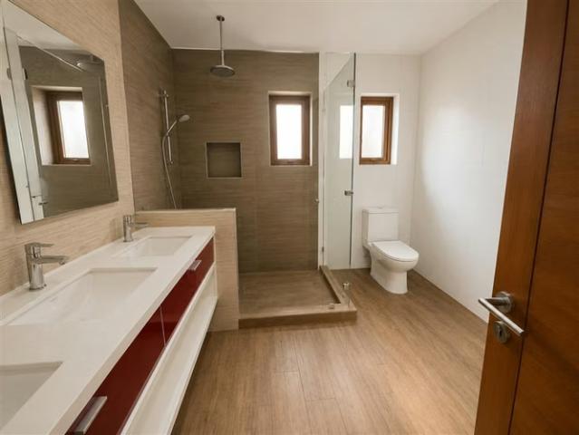 Casa en venta de Alto Nivel en Entorno Natural Privilegiado | 4 dormitorios por 16500.00 en Talca