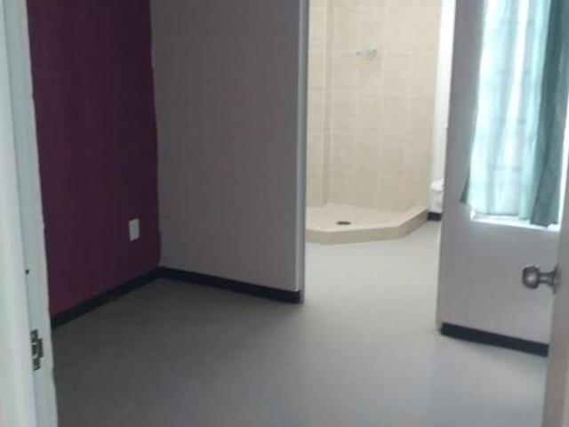 CASA EN VENTA DE CITARA HUEHUETOCA. $690,000 c/PORT?N EL?CTRICO D 74 MTS