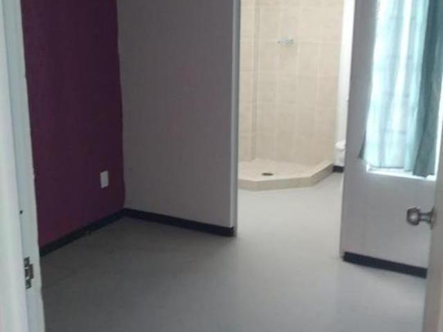 CASA EN VENTA DE CITARA HUEHUETOCA. $690,000 c/PORTÓN ELÉCTRICO D 74 MTS