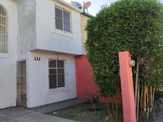 casa en venta de dos plantas en fraccionamiento San Jorge 4