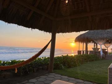 Casa en Venta de lujo con vista panorámica al mar y alberca en Tres Vidas Acapulco. 4 Recám, 4 Baños