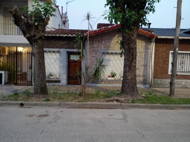Casa en venta de ph de tres amb en Haedo Norte Barrio Guemes en Inmomap