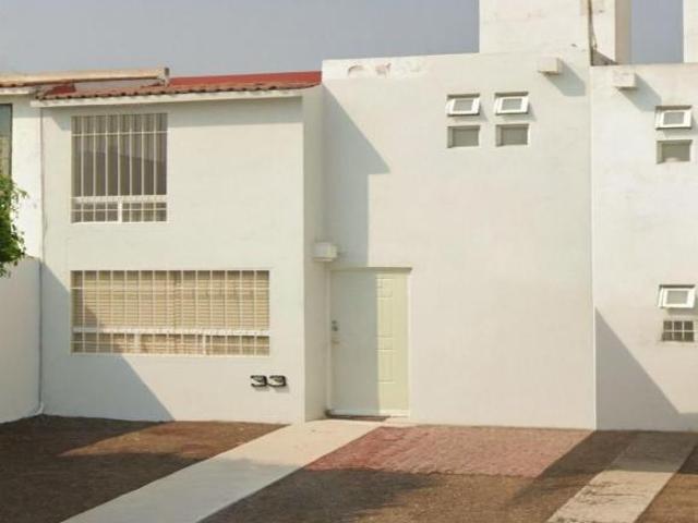 Casa En Venta, De Recuperación Bancaria En Candiles, Querétaro Ayrt