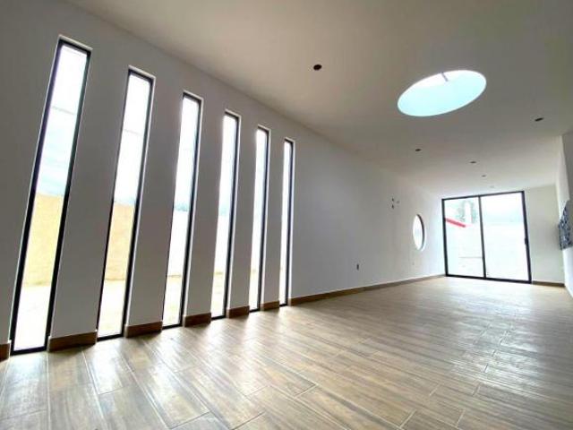 CASA EN VENTA DE UN NIVEL CON AMPLIO TERRENO EN TEQUISQUIAPAN