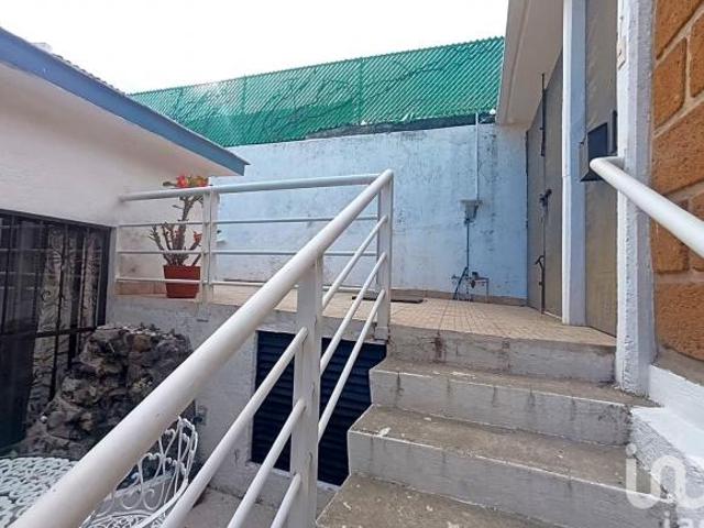 Casa en Venta de Un Nivel con Bungalow en Zona Norte $3,800,000