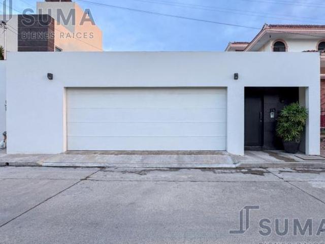 CASA EN VENTA DE UN PISO EN FRACC. FLAMBOYANES, TAMPICO TAMAULIPAS
