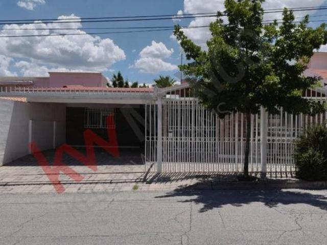 CASA EN VENTA DE UN PISO EN LOMAS DEL SANTUARIO
