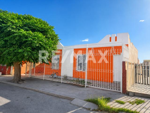 CASA EN VENTA DE UN PISO EN LOS LAGOS, 3 RECÁMARAS, $3,200,000