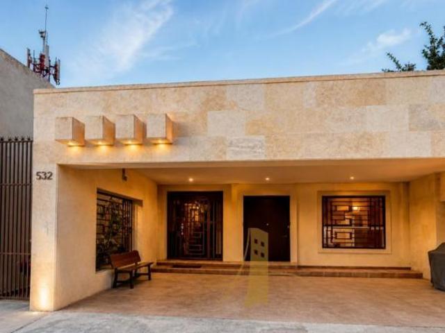 Casa en venta de un piso en Residencial San José muy equipada