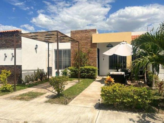 CASA EN VENTA DE UN PISO EQUIPADA, EN MERIDA YUCATAN, GRAN SANTA FE NORTE
