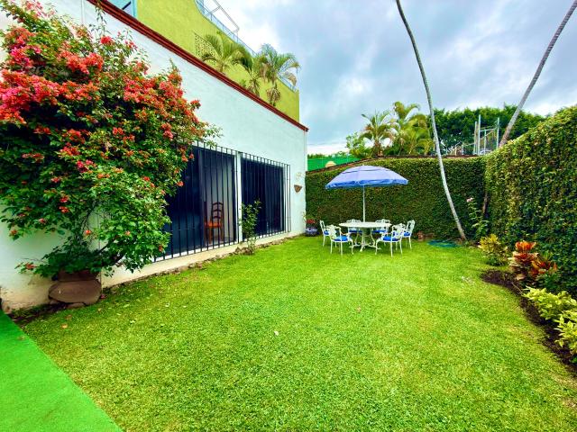 Casa en venta de un solo nivel en Lomas de la Selva, Cuernavaca, Morelos. Clave 6421