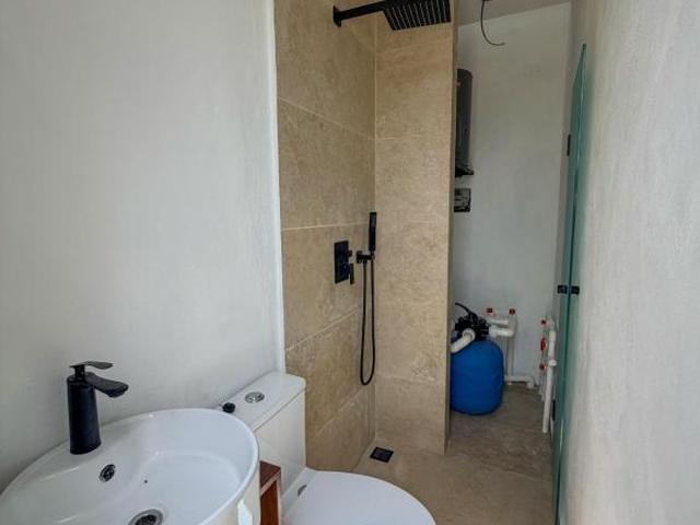 CASA EN VENTA DE UN SOLO NIVEL EN PRIV. MIRADOR CON ACABADOS DE LUJO, 3 RECS