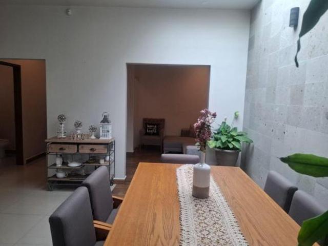 CASA EN VENTA DE UNA PLANTA