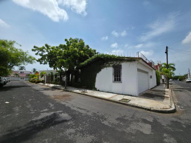 Casa en venta de una planta en Floresta Veracruz