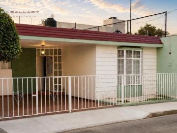 Casa en Venta de una planta en Fracc. Del Valle al Poniente de la Ciudad de Aguascalientes